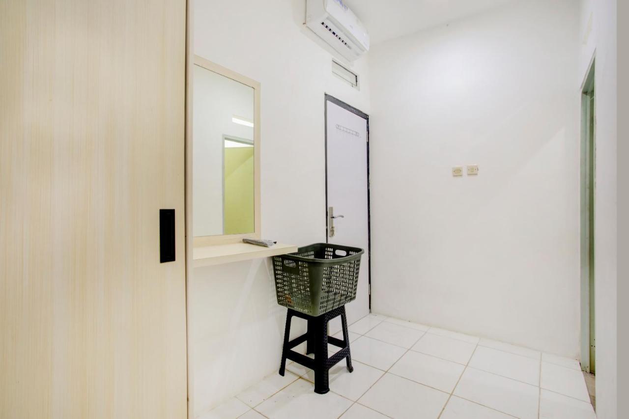 Hotel Vaccinated Staff - Spot On 3928 Terrace House Syariah Pondoktjing Dua Exterior foto